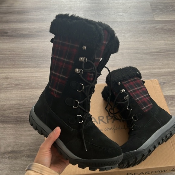 New Bearpaw Black Plaid Boots Waterproof Lace Up Winter Boots